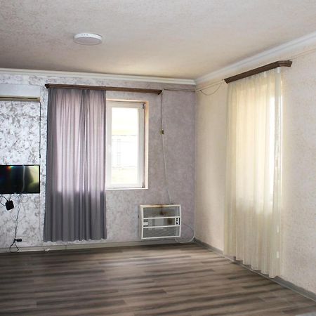 Holiday Home On Aygestan 11 Γιερεβάν Δωμάτιο φωτογραφία