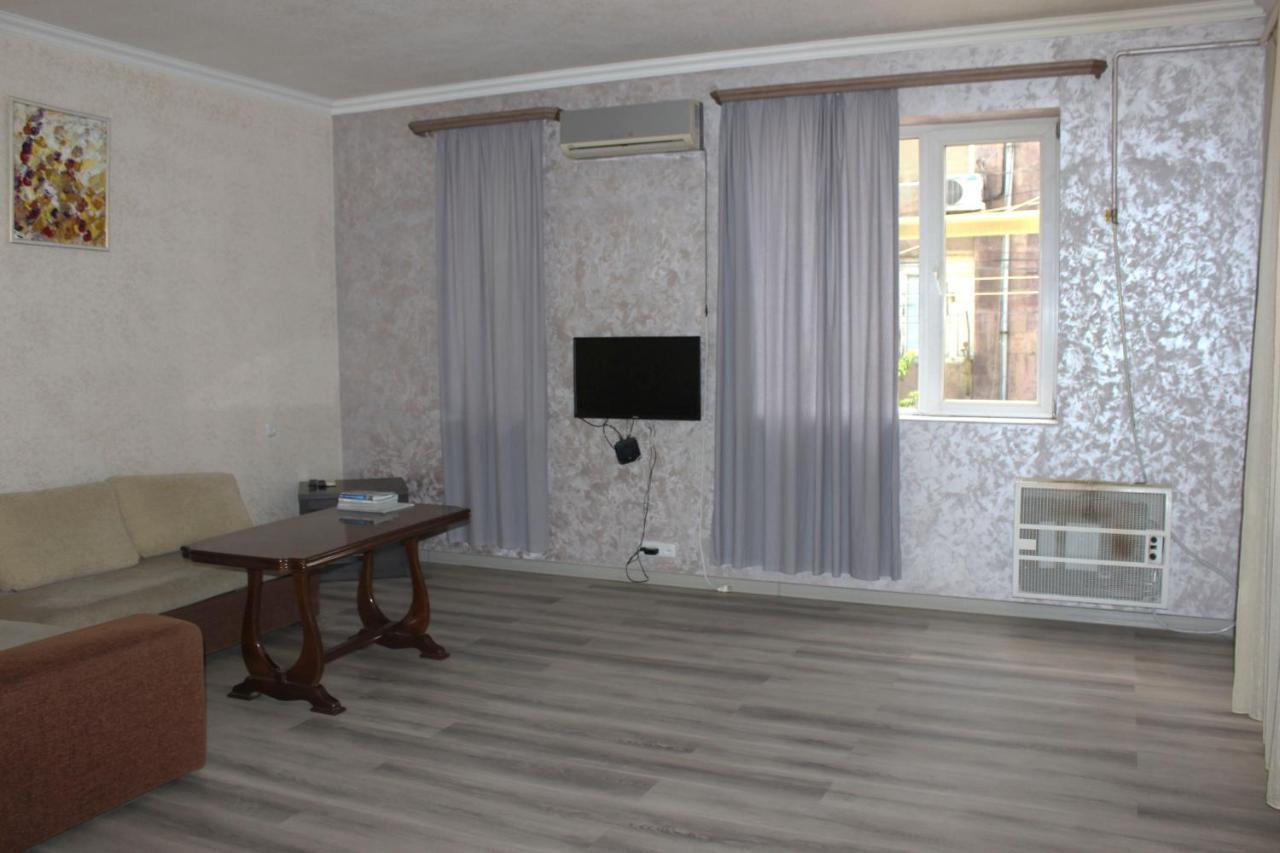 Holiday Home On Aygestan 11 Γιερεβάν Δωμάτιο φωτογραφία